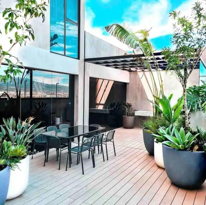 Cosmopolitan Apt 1407, 5 Star Facilities, 15M Sjo Airport, Parking, Pool, Gym San Jose  Luaran gambar