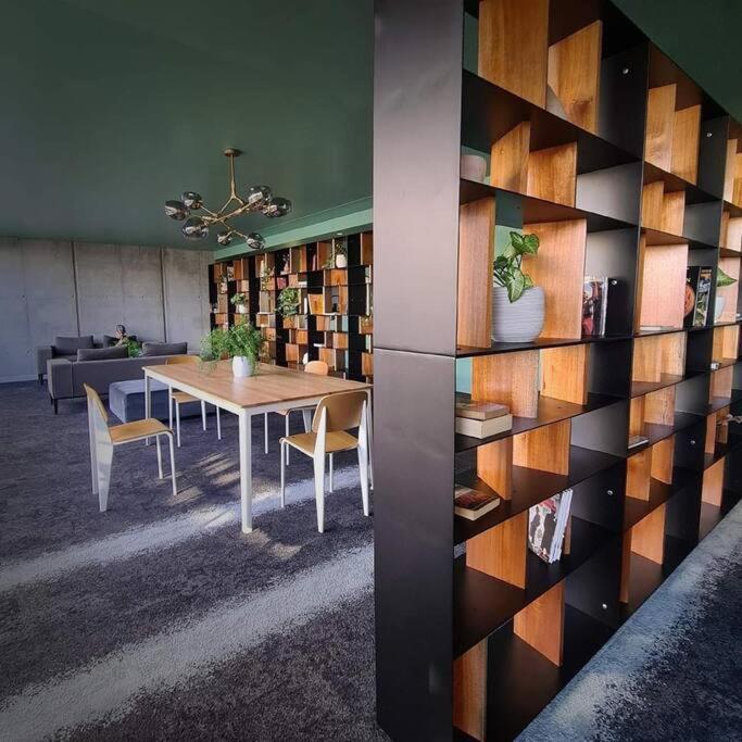 Cosmopolitan Apt 1407, 5 Star Facilities, 15M Sjo Airport, Parking, Pool, Gym San Jose  Luaran gambar