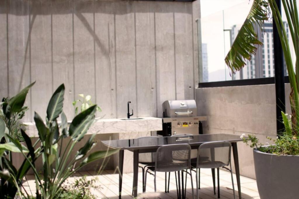 Cosmopolitan Apt 1407, 5 Star Facilities, 15M Sjo Airport, Parking, Pool, Gym San Jose  Luaran gambar