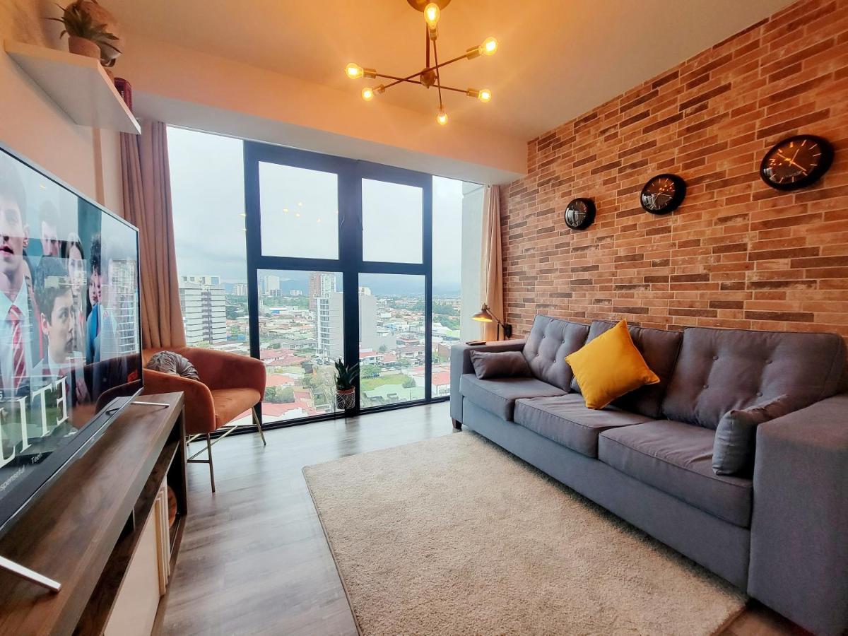Cosmopolitan Apt 1407, 5 Star Facilities, 15M Sjo Airport, Parking, Pool, Gym San Jose  Luaran gambar